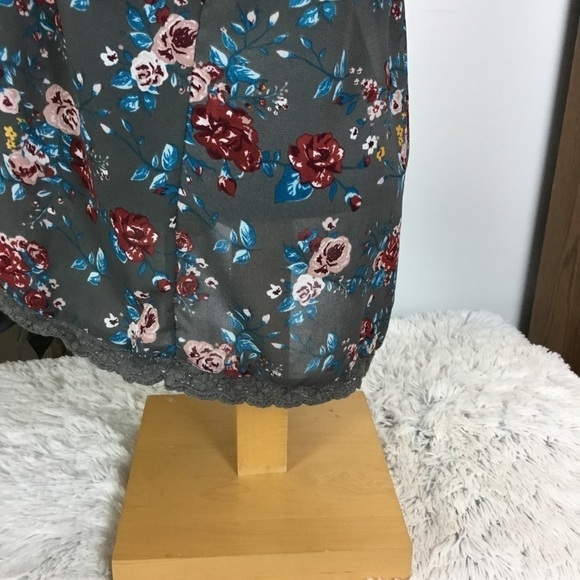 SELF Esteem XL semi sheer floral cami with crochet details - Picture 10 of 12